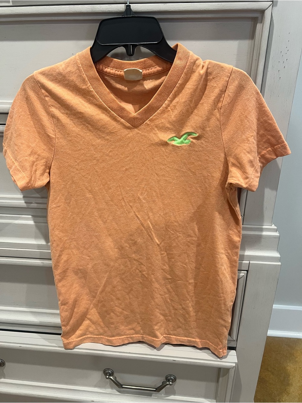 Hollister Peach Short Sleeve V-Neck Tee with Lime Logo
